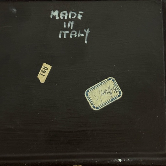 Italian Vintage Ceramic Box. It is black with gold accents and scrolled top. - Picture 8 of 11